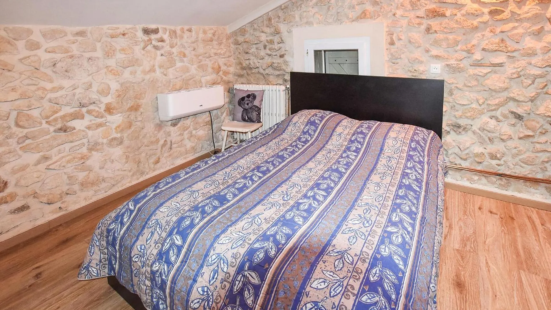 2 Bedroom Lovely Home In Vedene 0*,  France