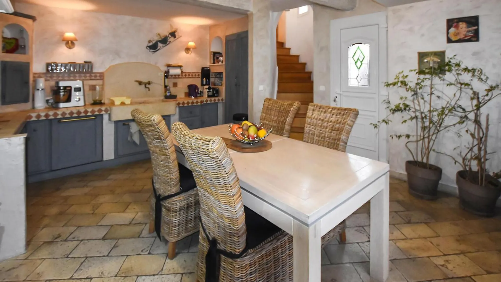 Holiday home 2 Bedroom Lovely Home In Vedene France